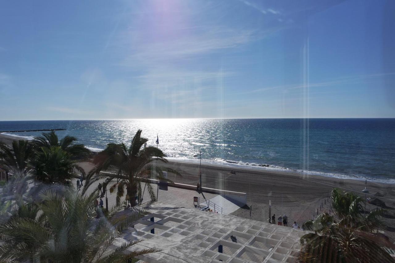 Beachfront 82 Торрокс Екстер'єр фото